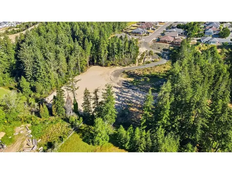 2215 Garfield Street North Bend OR 97459