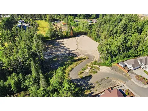 2215 Garfield Street North Bend OR 97459
