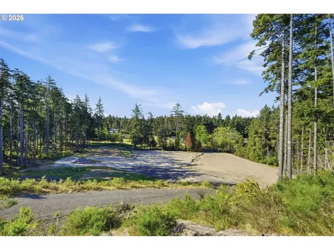 2215 Garfield Street North Bend OR 97459