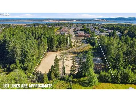 2215 Garfield Street North Bend OR 97459