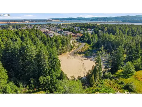 2215 Garfield Street North Bend OR 97459