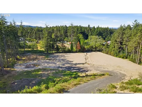 2215 Garfield Street North Bend OR 97459