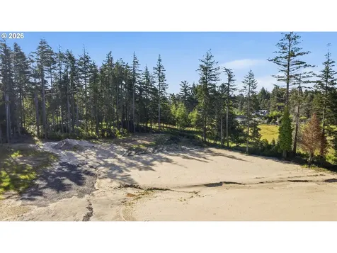 2215 Garfield Street North Bend OR 97459