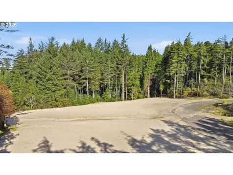 2215 Garfield Street North Bend OR 97459