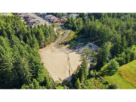 2215 Garfield Street North Bend OR 97459