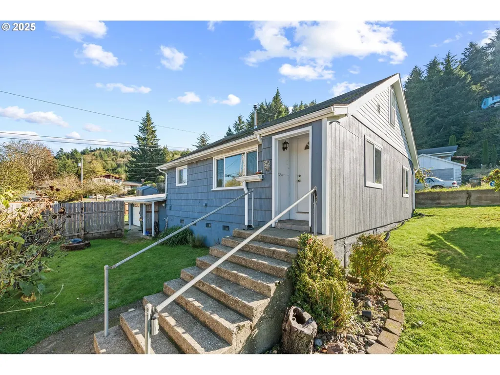 900 Doyle Street Reedsport OR 97467