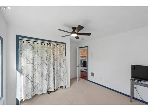 900 Doyle Street Reedsport OR 97467