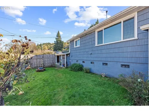 900 Doyle Street Reedsport OR 97467