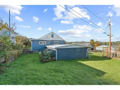 900 Doyle Street Reedsport OR 97467