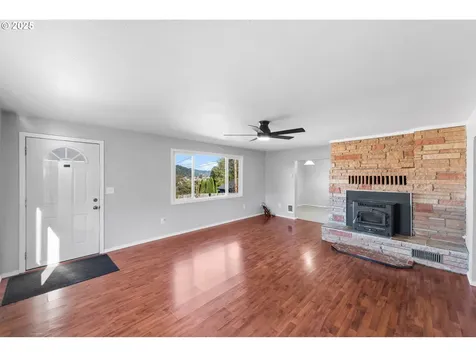 900 Doyle Street Reedsport OR 97467