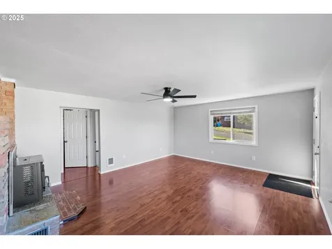 900 Doyle Street Reedsport OR 97467
