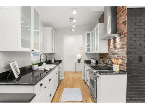 2622 SW Davenport Court Portland OR 97201