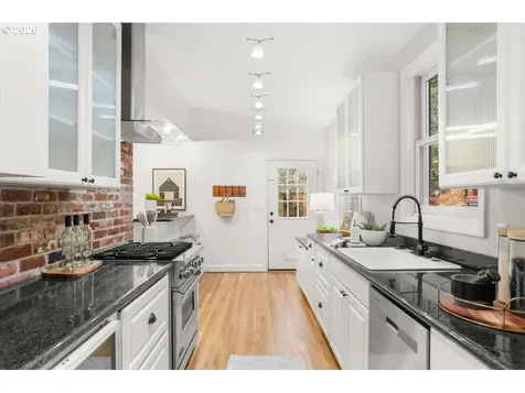 2622 SW Davenport Court Portland OR 97201