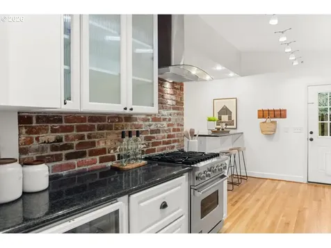2622 SW Davenport Court Portland OR 97201