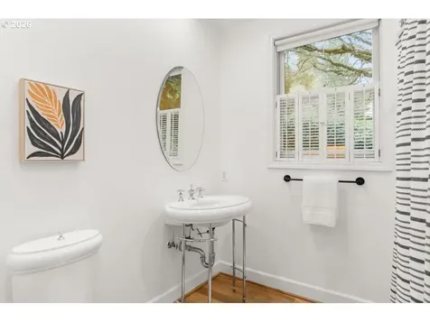 2622 SW Davenport Court Portland OR 97201