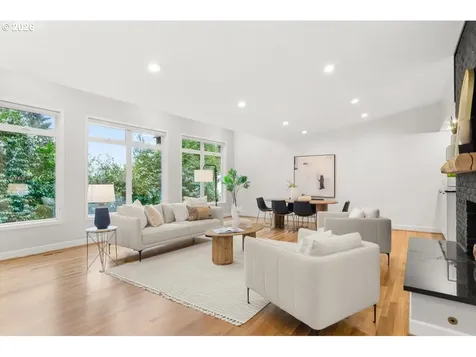2622 SW Davenport Court Portland OR 97201