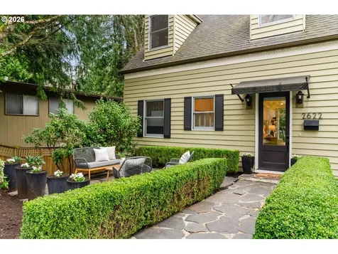 2622 SW Davenport Court Portland OR 97201