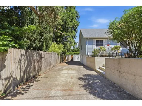 3115 SW Illinois Street Portland OR 97239