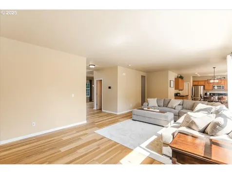 1100 SE Walter Circle Troutdale OR 97060