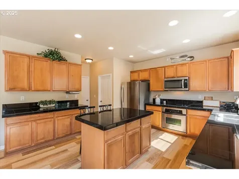 1100 SE Walter Circle Troutdale OR 97060