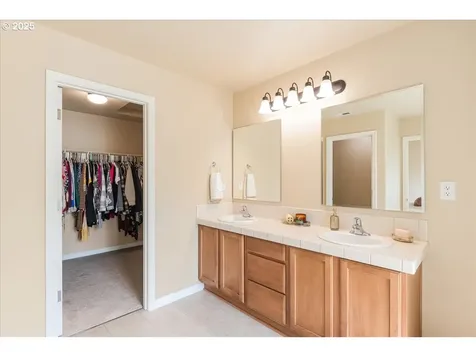 1100 SE Walter Circle Troutdale OR 97060