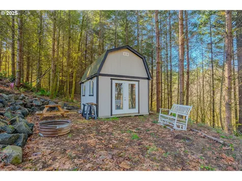 279 Trout Lakes Road Castle Rock WA 98611