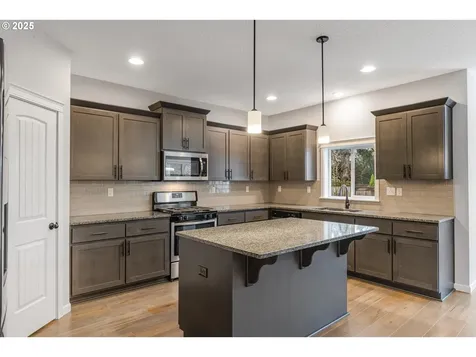 11369 NW 325th Avenue North Plains OR 97133