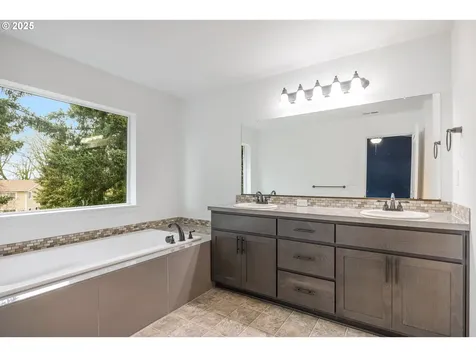 11369 NW 325th Avenue North Plains OR 97133
