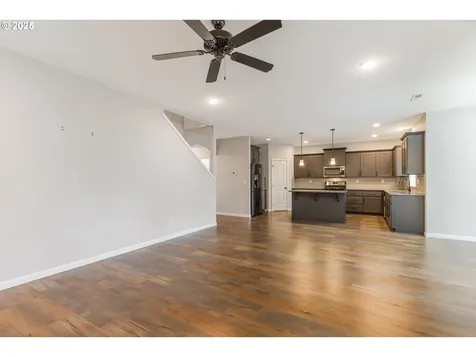 11369 NW 325th Avenue North Plains OR 97133