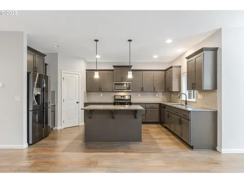 11369 NW 325th Avenue North Plains OR 97133