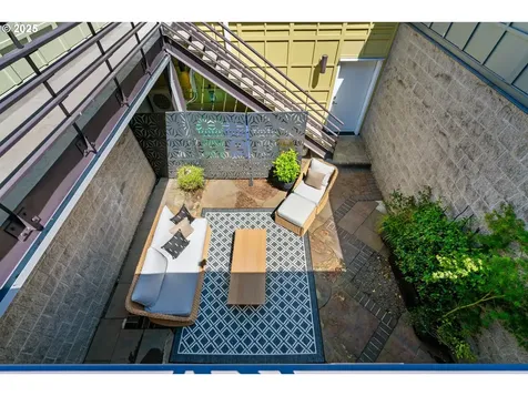 1127 NW Irving Street Portland OR 97209