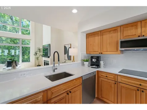 1127 NW Irving Street Portland OR 97209