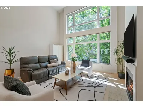 1127 NW Irving Street Portland OR 97209