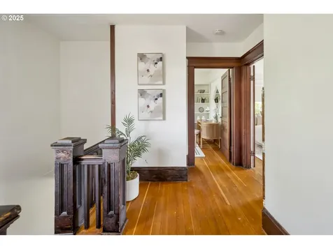 4919 NE 18th Avenue Portland OR 97211
