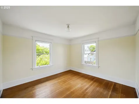 4919 NE 18th Avenue Portland OR 97211