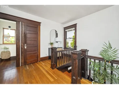 4919 NE 18th Avenue Portland OR 97211