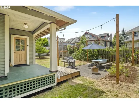 4919 NE 18th Avenue Portland OR 97211