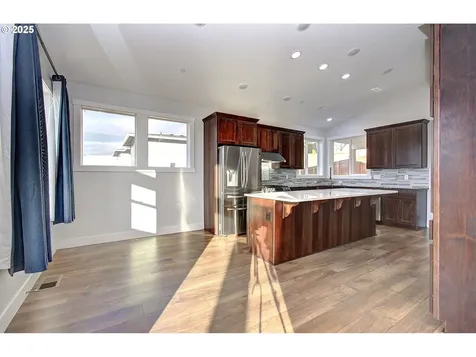 1920 NW Klickitat Street Camas WA 98607