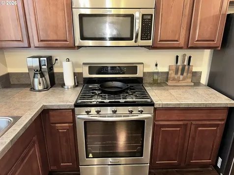4564 SE Olivewood Street Hillsboro OR 97123