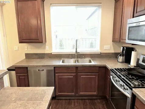 4564 SE Olivewood Street Hillsboro OR 97123