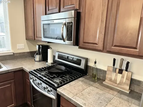 4564 SE Olivewood Street Hillsboro OR 97123