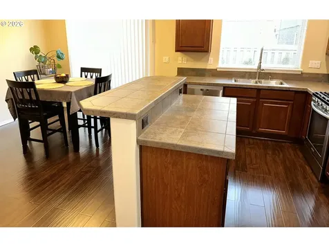 4564 SE Olivewood Street Hillsboro OR 97123