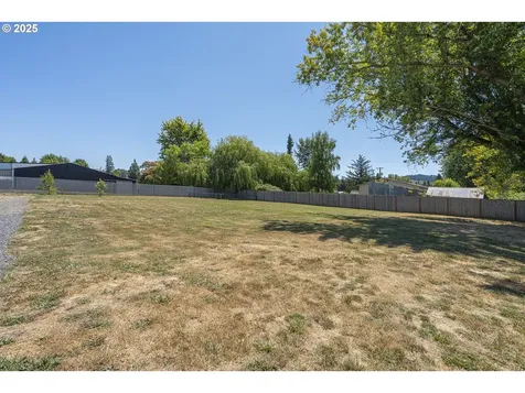 14625 SE 1st Street Mcminnville OR 97128