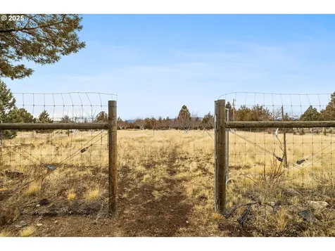 11122 SW Peninsula Drive Terrebonne OR 97760