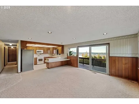 795 14th Avenue Coos Bay OR 97420