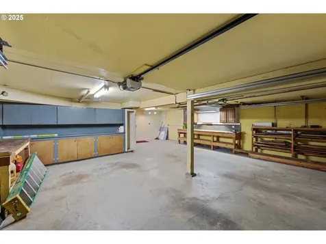 795 14th Avenue Coos Bay OR 97420