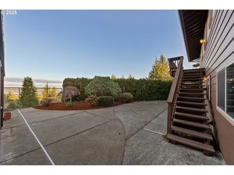 795 14th Avenue Coos Bay OR 97420