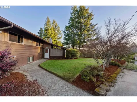 795 14th Avenue Coos Bay OR 97420