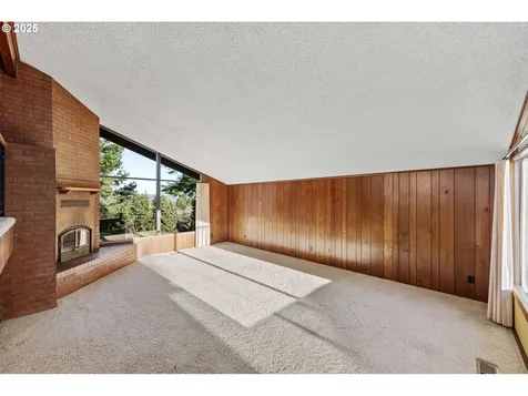 795 14th Avenue Coos Bay OR 97420