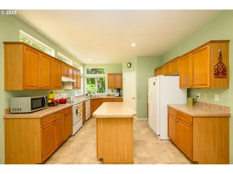 982 Reston Road Roseburg OR 97471